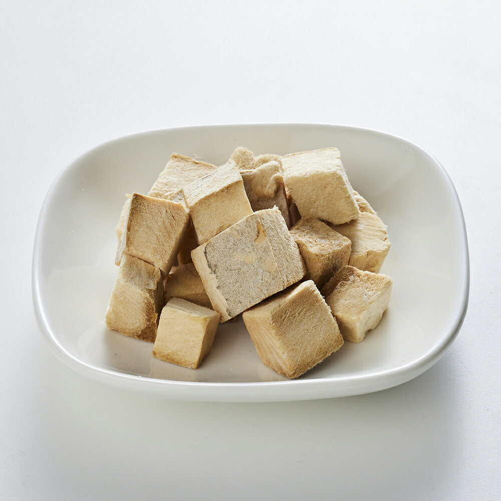 ホワイトフォックス 北海道産秋鮭のフリーズドライ ダイス 無添加 120g (犬猫兼用) white fox